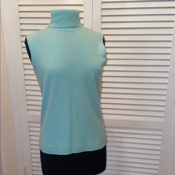 100% cashmere Dana Buchman Sleeveless Light Blue Turtleneck Sweater New - Picture 1 of 13
